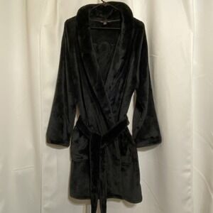VICTORIA'S SECRET Fluffy Robe Sz M/L Cozy Short Embossed Logo Pockets Black Y2K